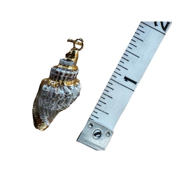 Vintage Gilded Conch Shell Pendant Beachy Boho Glam - Picture 5 of 5